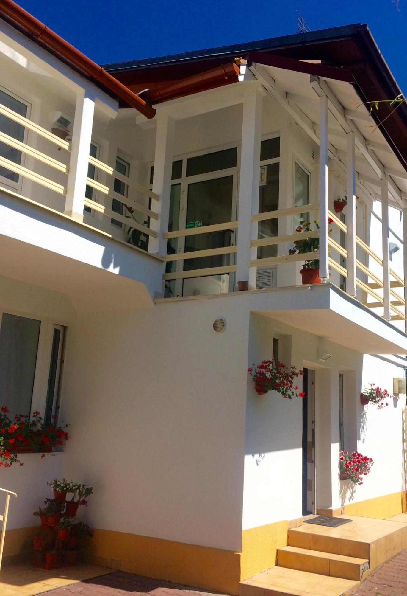 Suri Guesthouse Braszów Zewnętrze zdjęcie