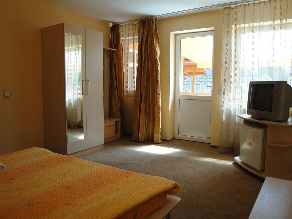Suri Guesthouse Braszów Zewnętrze zdjęcie