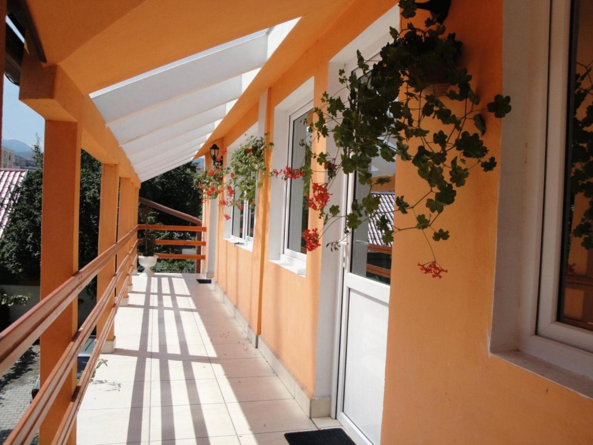 Suri Guesthouse Braszów Zewnętrze zdjęcie