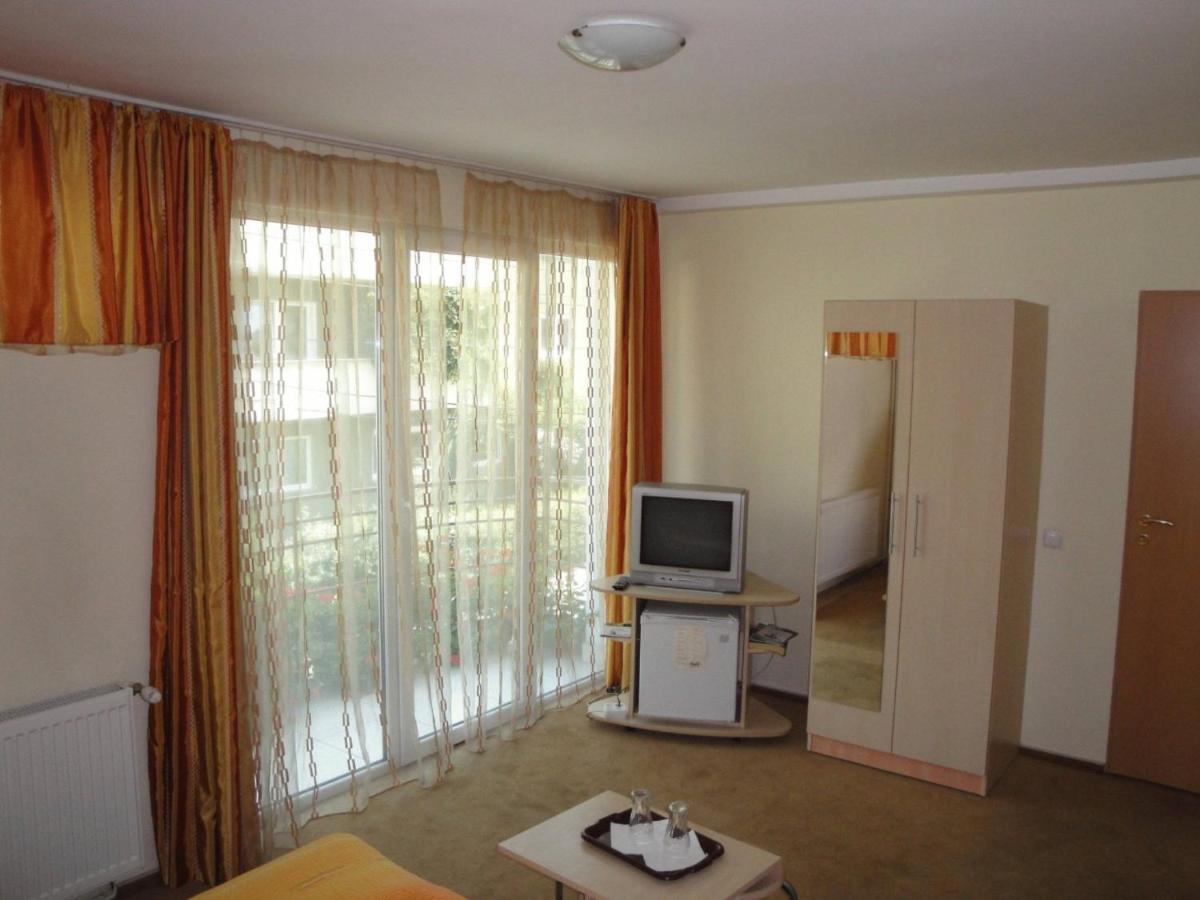 Suri Guesthouse Braszów Zewnętrze zdjęcie